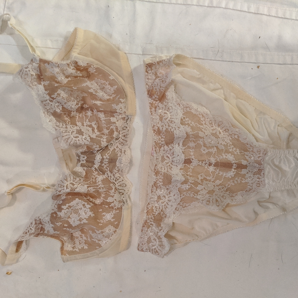 Bra and panty set